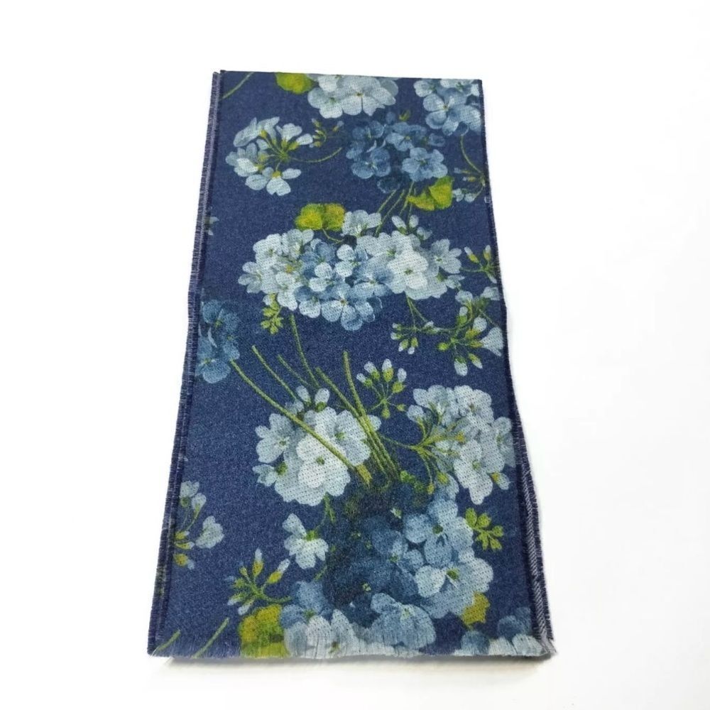 Auth Gucci Blue Floral GG Blooms Hydrangea Double Sided GG Jacquard Wool Scarf - Picture 2 of 16